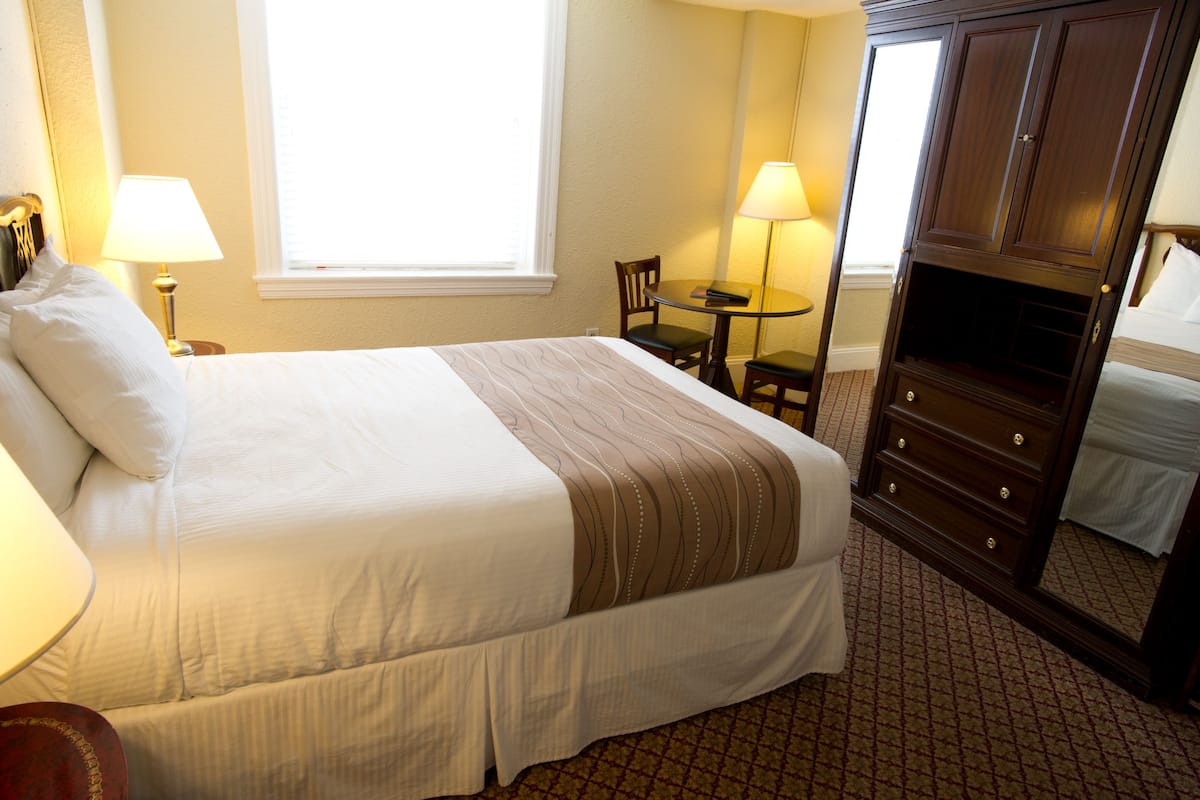 Premium bedding, Select Comfort beds, in-room safe