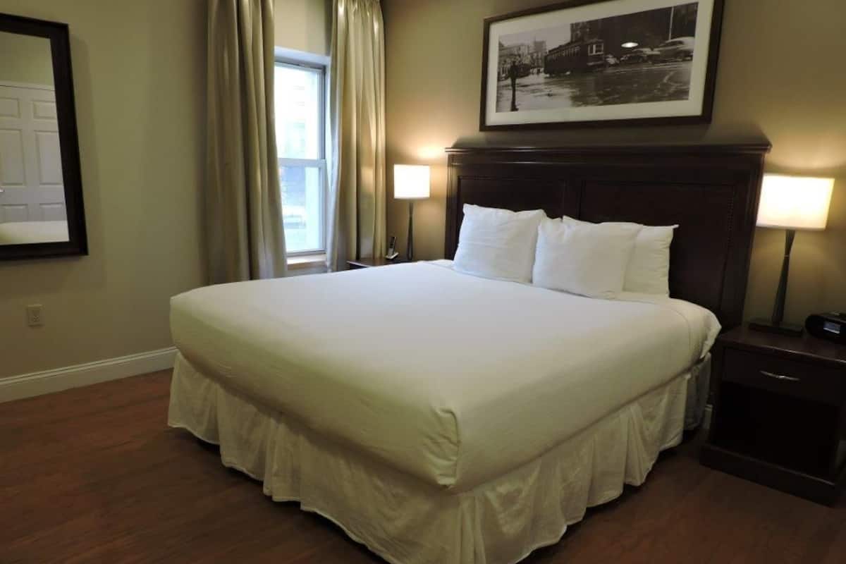 Superior Suite, 1 King Bed with Sofa bed | Premium bedding, Select Comfort beds, in-room safe