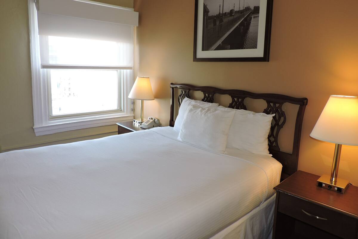 Suite, 2 Bedrooms | Premium bedding, Select Comfort beds, in-room safe
