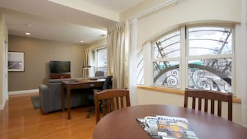 Superior King Suite, No Cash Accepted | Premium bedding, Select Comfort beds, in-room safe