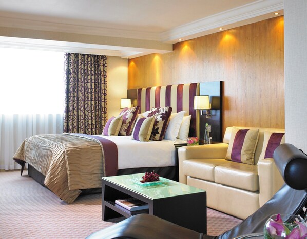 Premium bedding, in-room safe, desk, blackout curtains