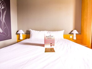 Standard Double Room, 1 Double Bed | Premium bedding, in-room safe, desk, blackout curtains