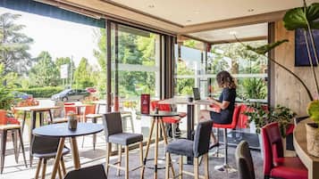 Bar (in der Unterkunft)