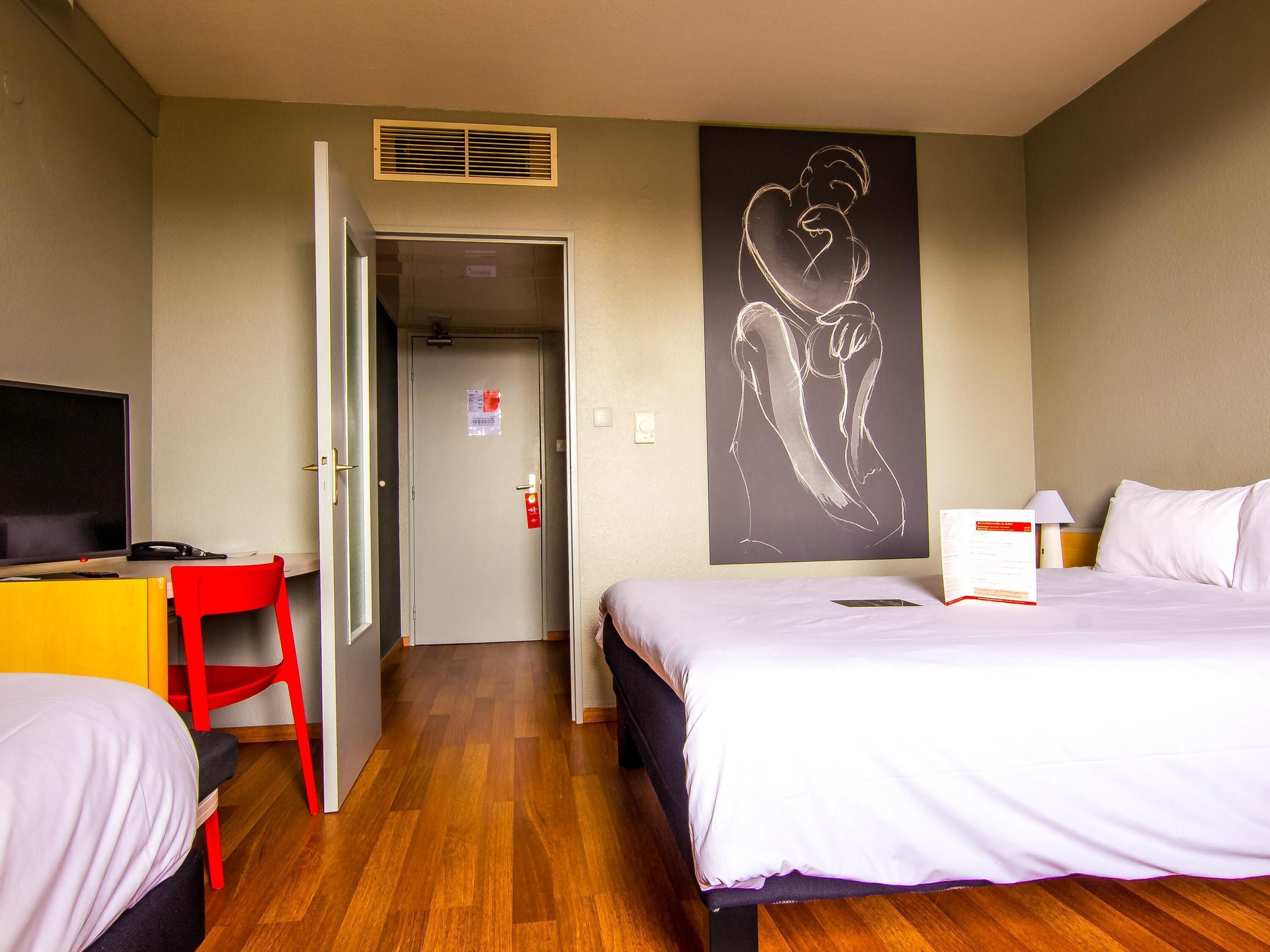 Standard Room, Multiple Beds | Premium bedding, in-room safe, desk, blackout drapes