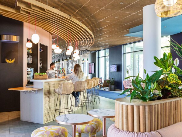 Bar (on property) - ibis Paris Coeur d'Orly Airport (Orly)