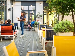 Bar (in der Unterkunft)