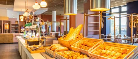 Frühstück, Mittagessen, Abendessen, französische Küche
