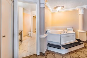 Suite, 1 Queen Bed, Non Smoking (Upgrade) | Premium bedding, pillowtop beds, individually decorated, desk - Comfort Inn Pembroke (Pembroke)