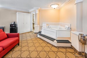 Suite, 1 Queen Bed, Non Smoking (Upgrade) | Premium bedding, pillowtop beds, individually decorated, desk - Comfort Inn Pembroke (Pembroke)