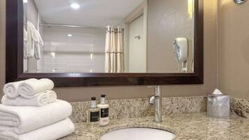 Combined shower/tub, eco-friendly toiletries, hair dryer, towels
