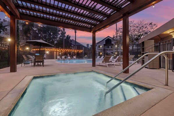 Outdoor pool, sun loungers