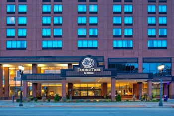 DoubleTree by Hilton Lansing