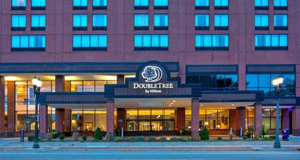 DoubleTree by Hilton Lansing