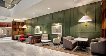 DoubleTree by Hilton Lansing