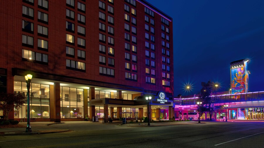 DoubleTree by Hilton Lansing