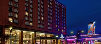 DoubleTree by Hilton Lansing