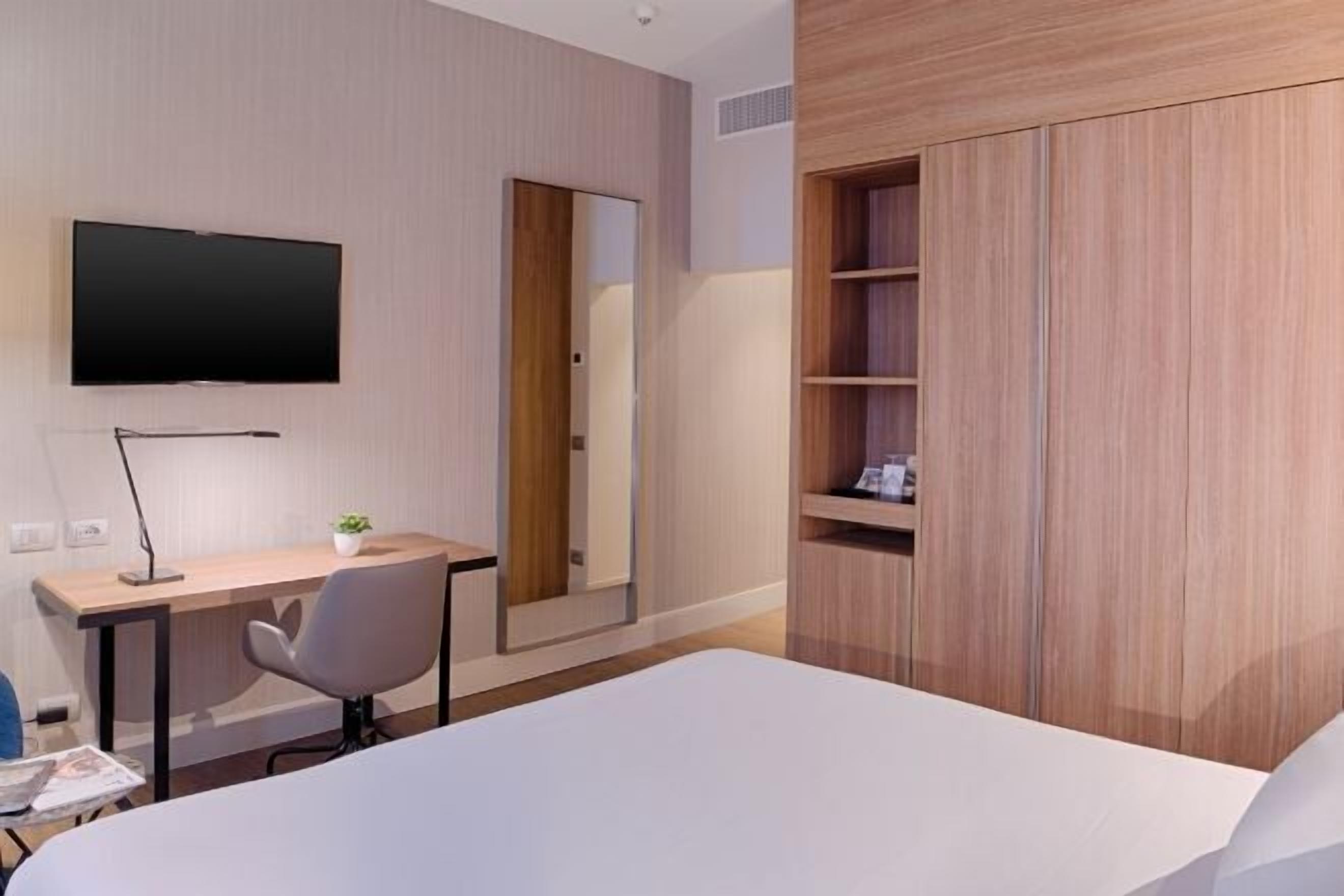 Couette en duvet, minibar, coffre-fort, décor unique