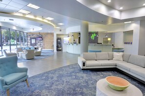 Lobby - Holiday Inn Gainesville - University Center by IHG (Gainesville)