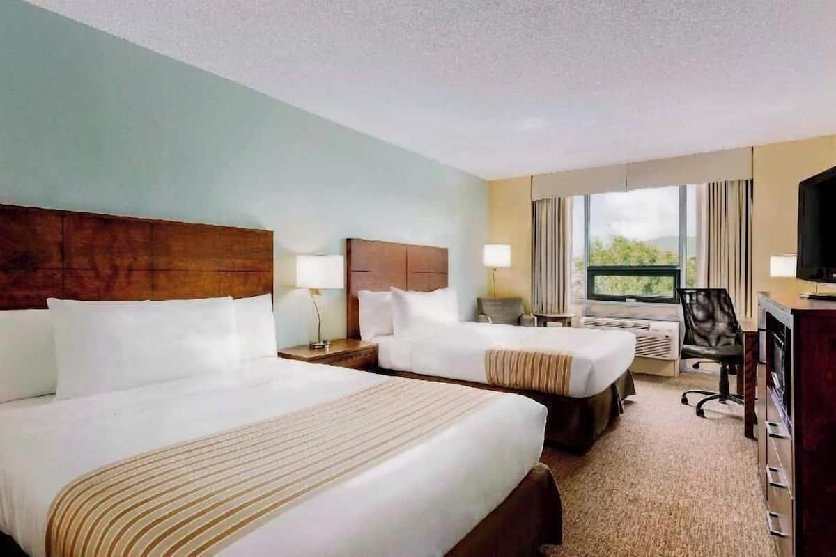 In-room safe, desk, iron/ironing board, free cribs/infant beds