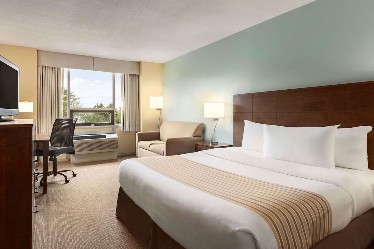 In-room safe, desk, iron/ironing board, free cribs/infant beds