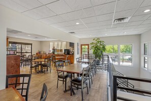 Free daily buffet breakfast - Best Western Plus Canyonlands Inn (Moab)