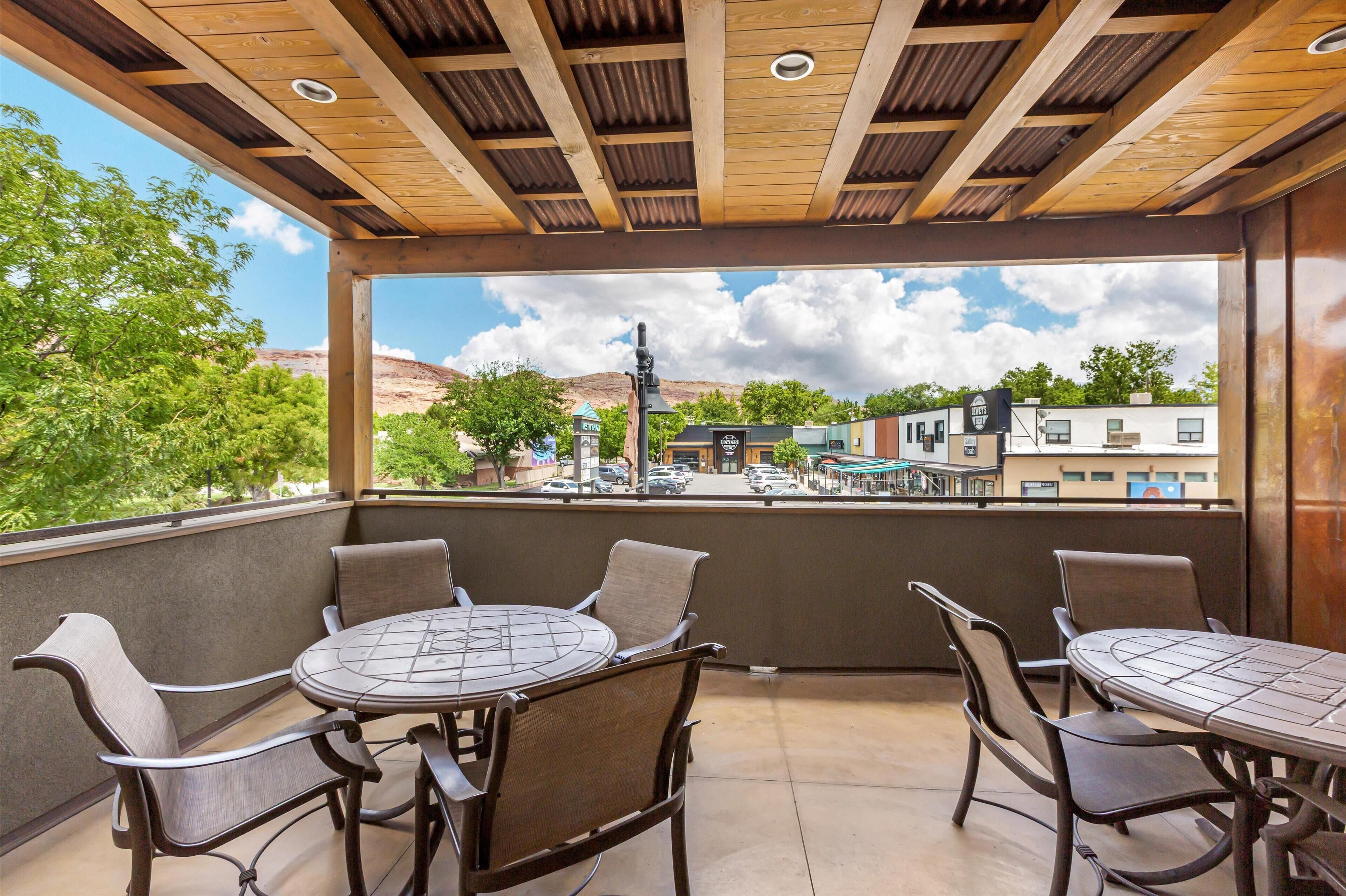 suite, multiple beds, non smoking, balcony | 1 bedroom, premium bedding, pillow-top beds, in-room safe