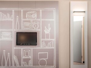 In-room safe, desk, soundproofing, free WiFi