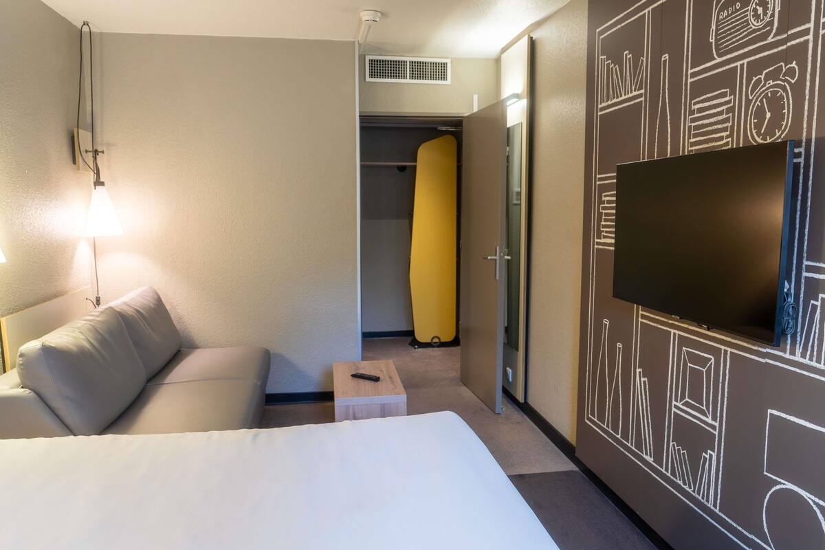Zimmersafe, Schreibtisch, schallisolierte Zimmer, kostenloses WLAN