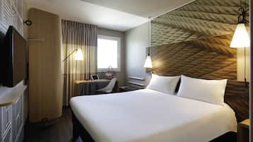 Standard dubbelrum - 1 dubbelsäng | Värdeförvaringsskåp på rummet, skrivbord, ljudisolering och gratis wi-fi