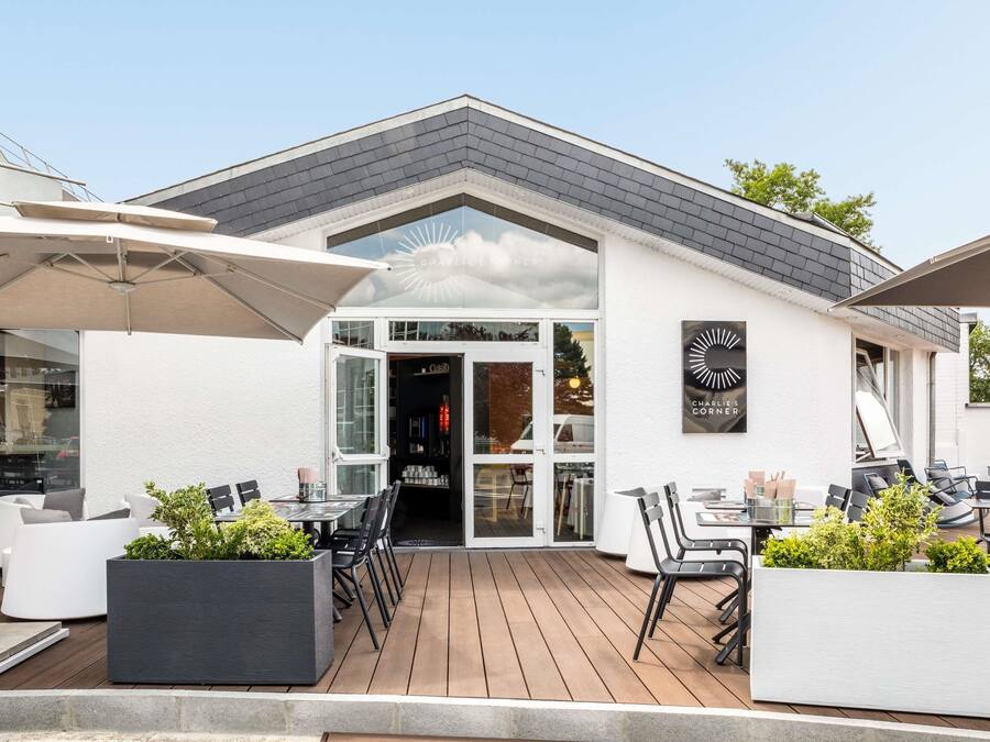 Serveert ontbijt, lunch, diner, Franse gerechten