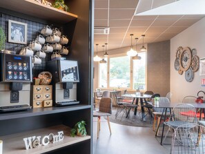 Tägliches Frühstücksbuffet gegen Gebühr