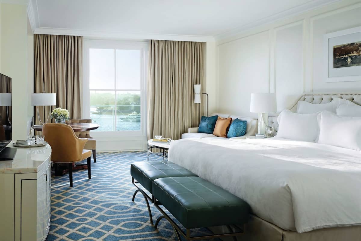 Literie de qualité supérieure, coffres-forts dans les chambres, bureau