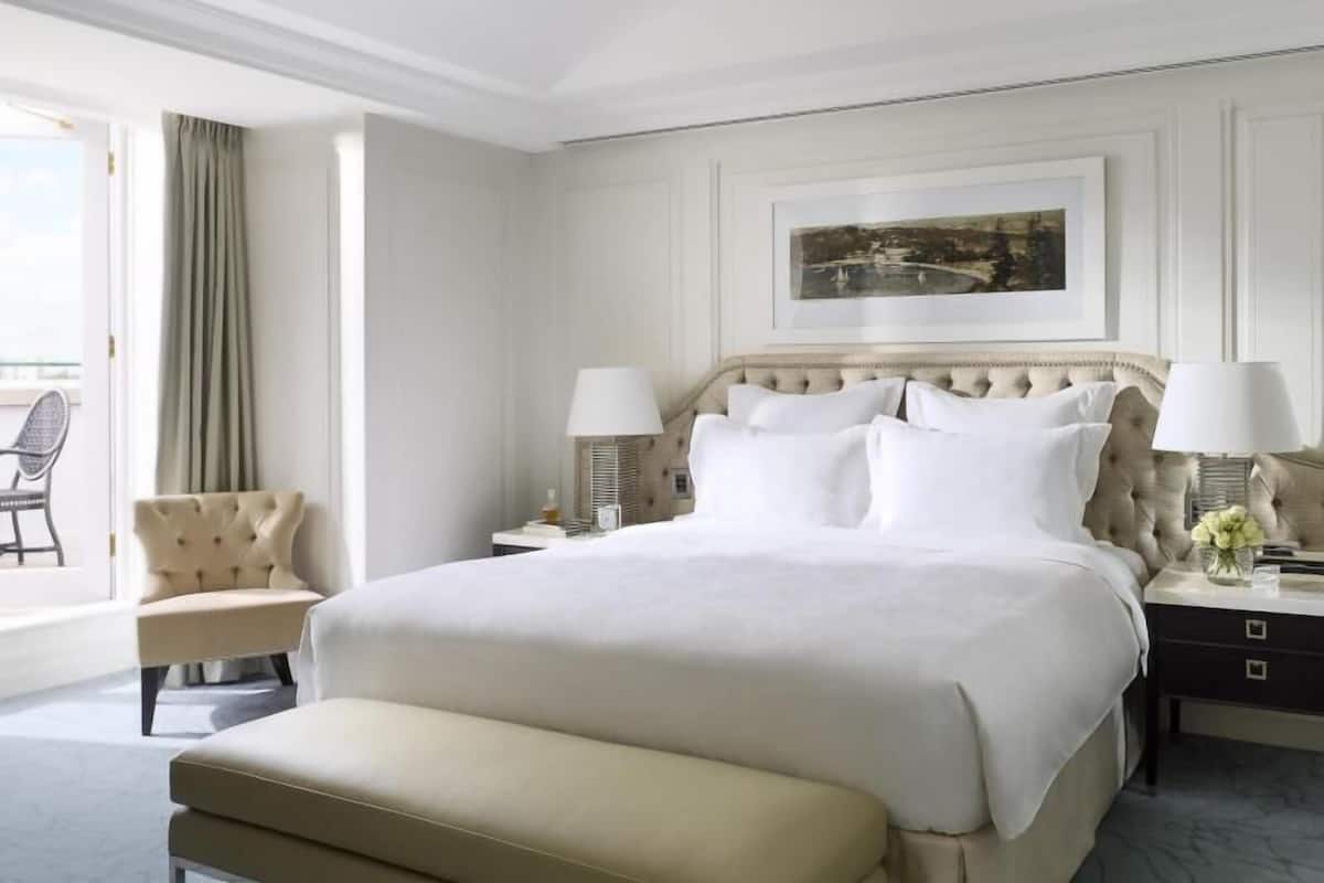 Literie de qualité supérieure, coffres-forts dans les chambres, bureau