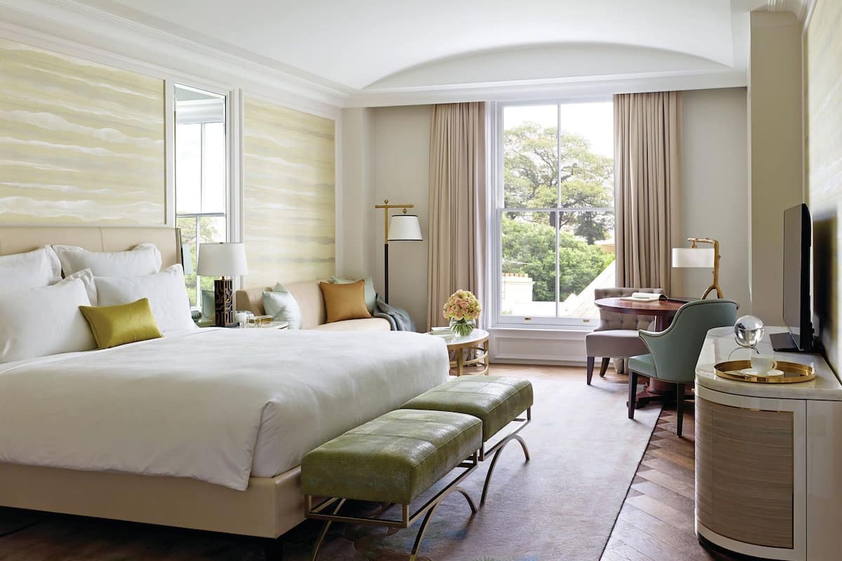 Literie de qualité supérieure, coffres-forts dans les chambres, bureau