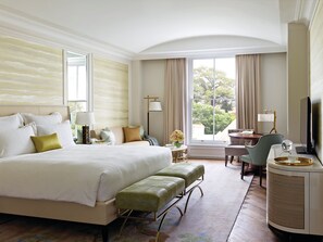 Suite (The Observatory) | Premium bedding, minibar, in-room safe, desk