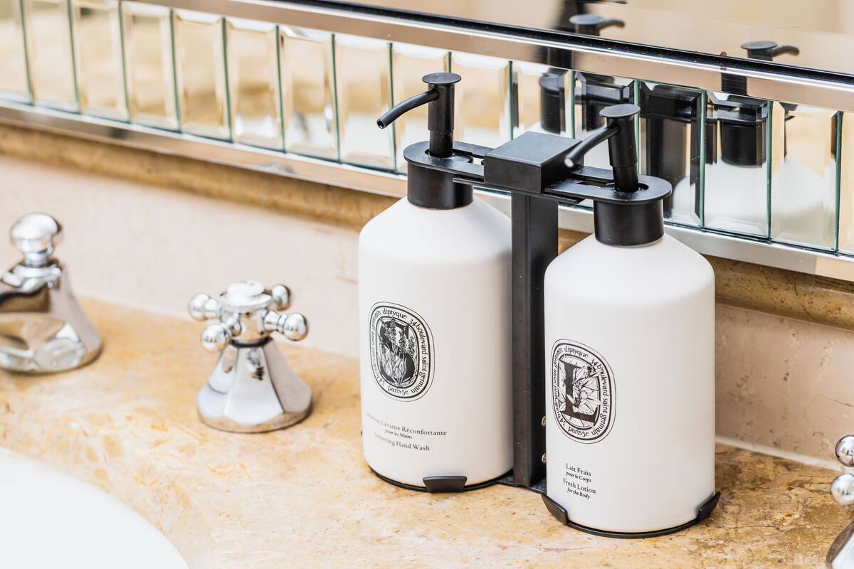 1 bedroom, premium bedding, minibar, in-room safe