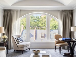 Suite, 1 chambre, vue sur la ville | 1 chambre, literie de qualité, minibar