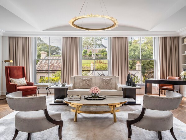 Suite (The Observatory)