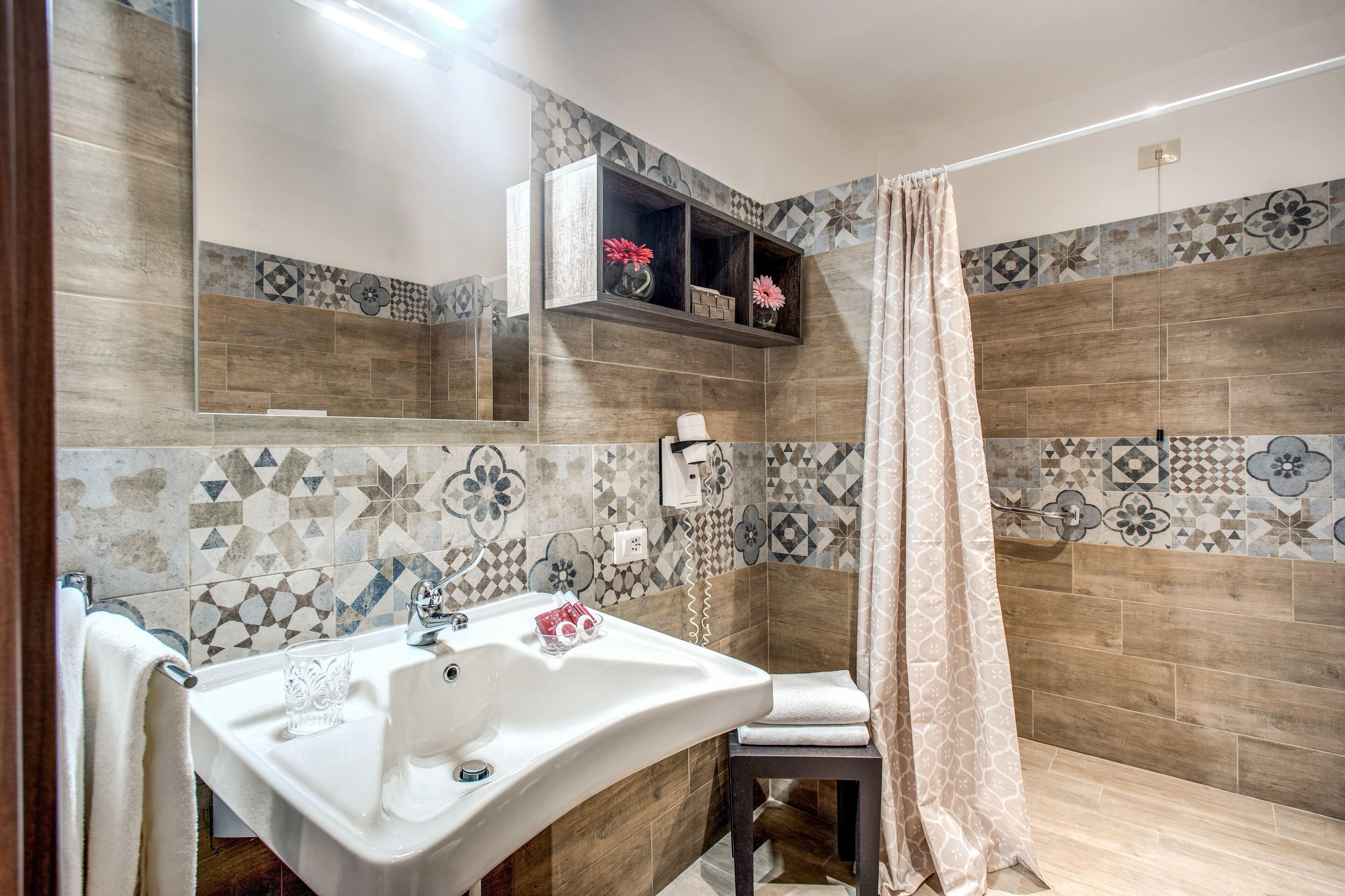 double or twin room, accessible | bathroom | shower, free toiletries, hair dryer, bidet