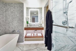 Free toiletries, hair dryer, towels, soap - Renaissance Dallas Hotel (Dallas)