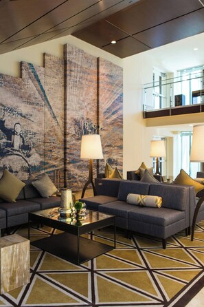 ロビーラウンジ