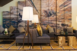 Sala de estar en el lobby