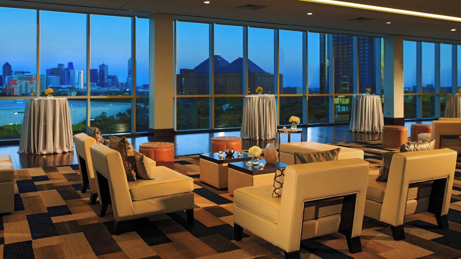 Renaissance Dallas Hotel