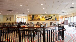 Restaurant - Radisson Hotel Rochester Airport (Rochester)