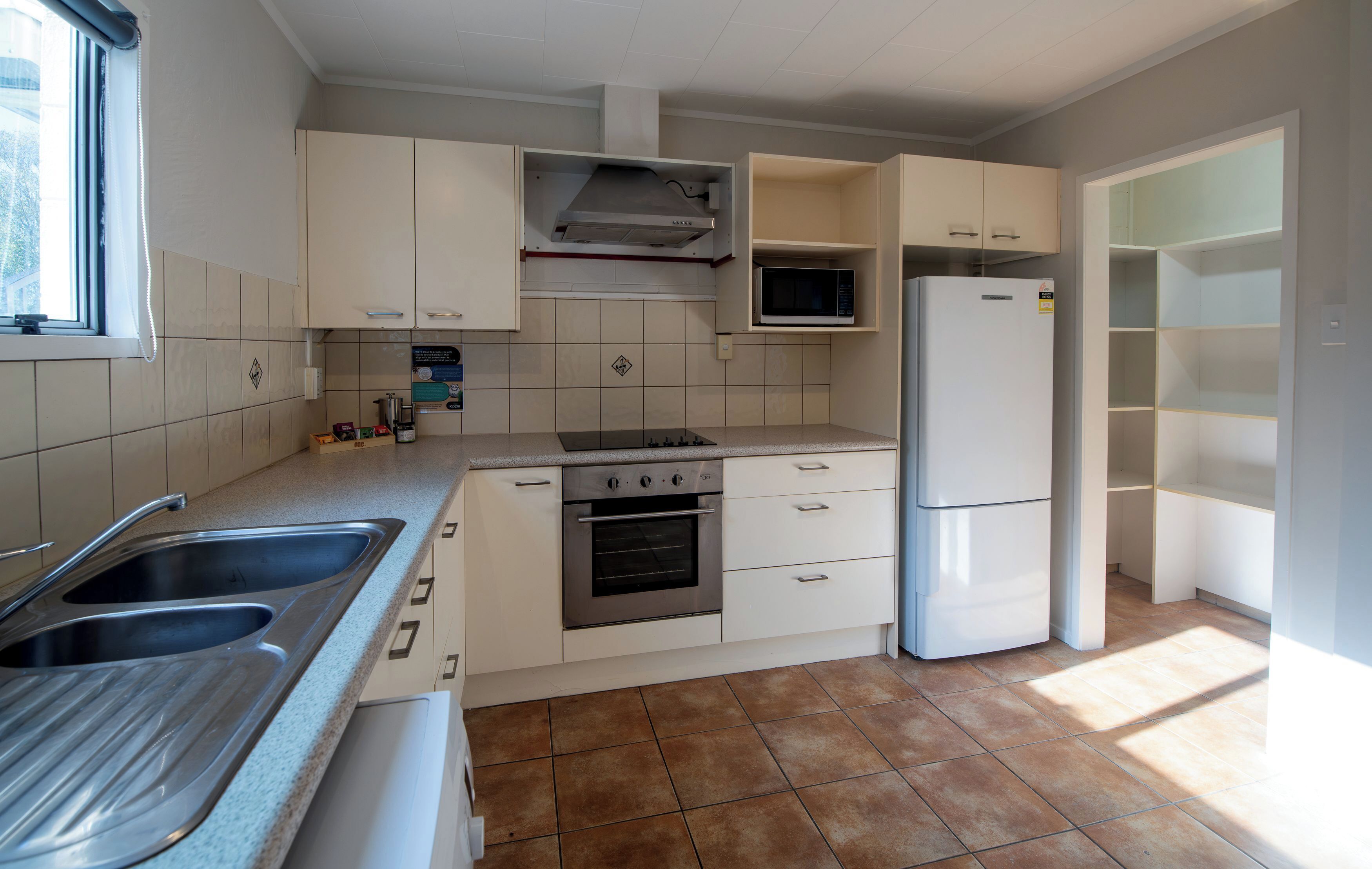 House, 3 Bedrooms | Private kitchen | Mini-fridge, microwave, coffee/tea maker, electric kettle