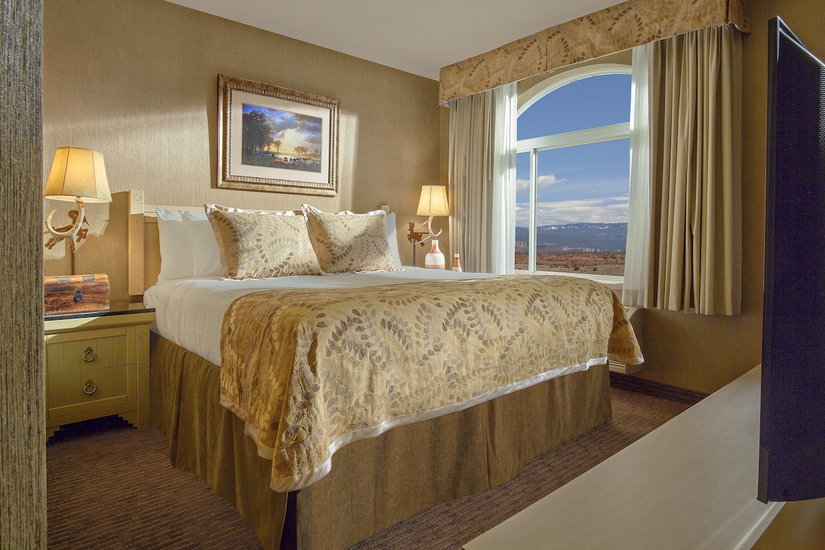 One Bedroom King Suite | 1 bedroom, premium bedding, in-room safe, blackout curtains