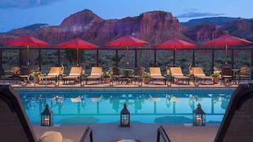 Outdoor pool, pool umbrellas, sun loungers