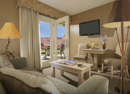 One Bedroom King Suite | Premium bedding, in-room safe, blackout drapes, iron/ironing board. Capitol Reef Resort