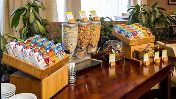 3 restaurants, breakfast, lunch, dinner served; American cuisine