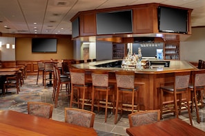 Bar (on property) - DoubleTree by Hilton Detroit - Dearborn (Detroit)